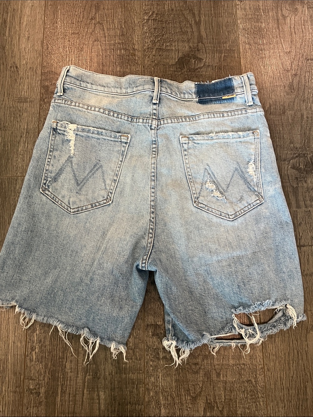 MOTHER high waisted smokin’ Jean Shorts